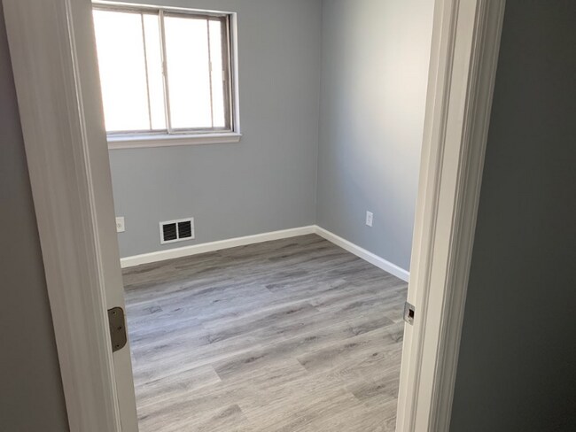 Building Photo - 39 Mulberry Cir