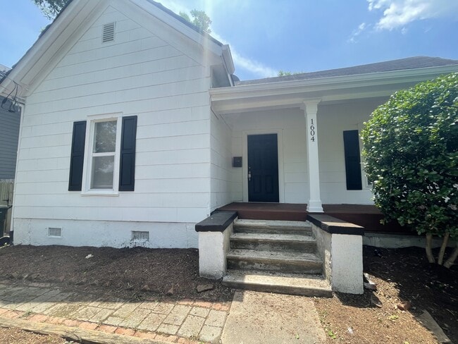 Building Photo - 1604 E Main St