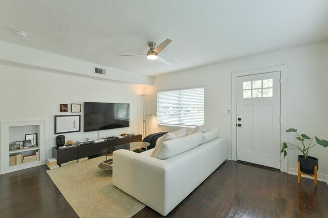 Building Photo - 4203 Rusk St