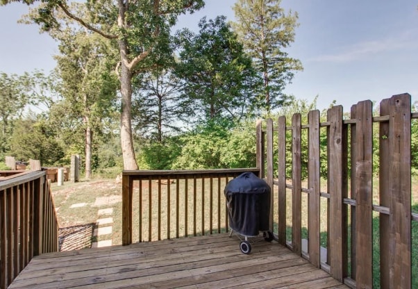 Porche trasero - 2364 Zermatt Ave