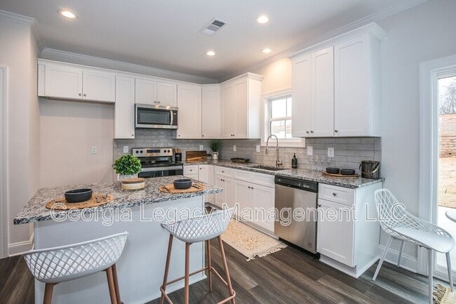 Building Photo - 123 Magnolia Pl