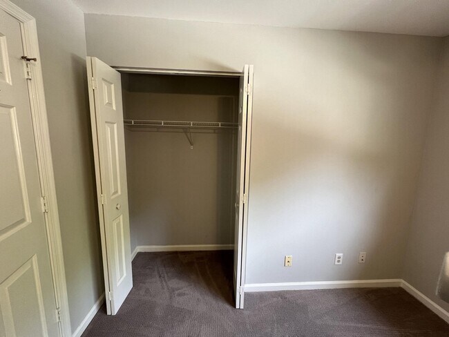 Building Photo - 5740 Coach House Cir