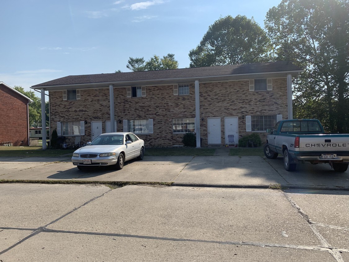 76 Wildwood Dr, Parkersburg, WV 26101 Apartments in Parkersburg, WV