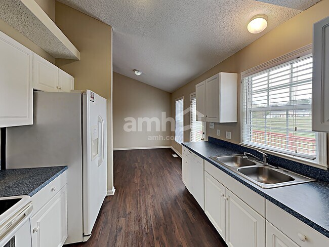Building Photo - 2308 Genesis Dr
