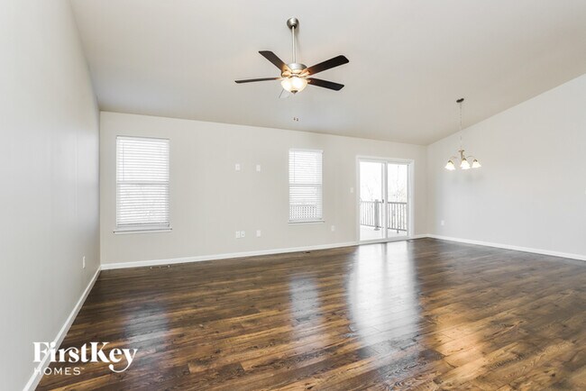 Foto del edificio - 1701 Ridgeway Trl