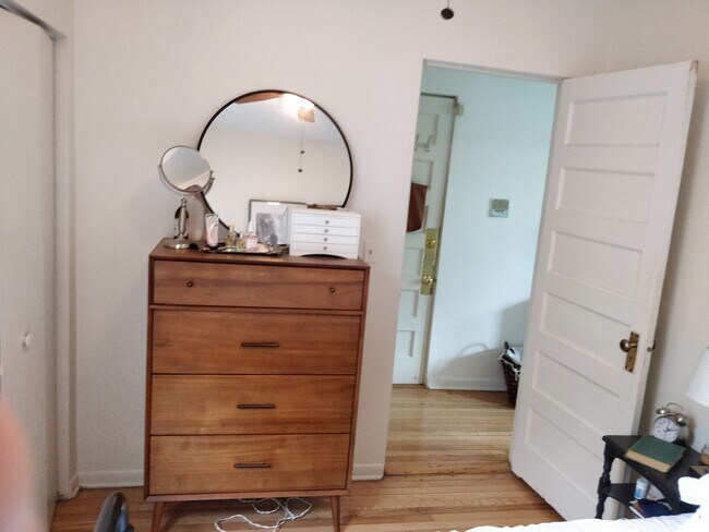 Dormitorio n.º 1 - 902 W Grace St
