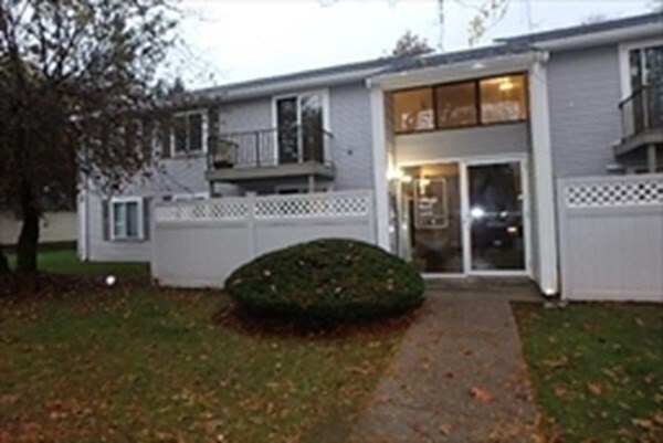 Primary Photo - 1 Village Rock Ln