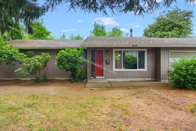 Building Photo - Private Cully Neighborhood 3 Bedroom 2 Bathroom Home - Attached Garage & Fenced Yard!