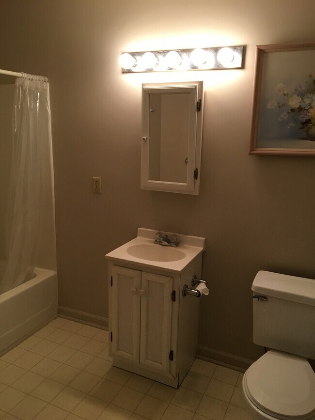 Foto del edificio - 802 N B St #1 - PERRYMAN