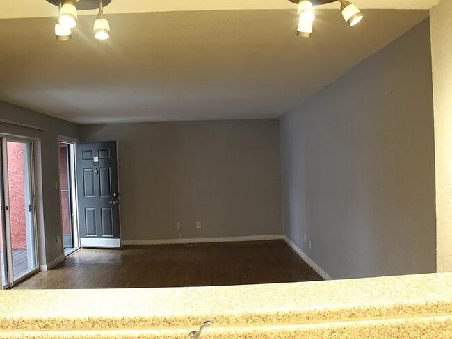 Building Photo - 8433 Sycamore Tree Dr