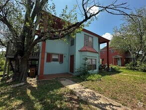 Building Photo - 3821 Maplewood Ave