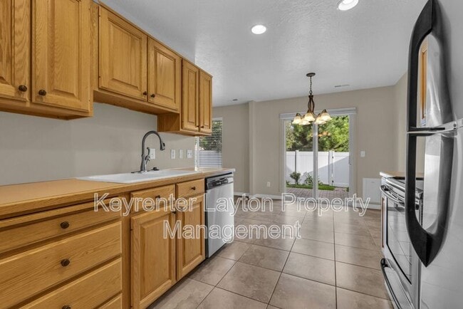 Building Photo - 105 E 820 S