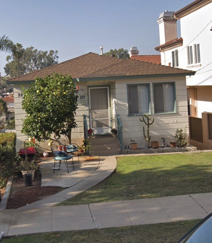 Primary Photo - 227 N Juanita Ave