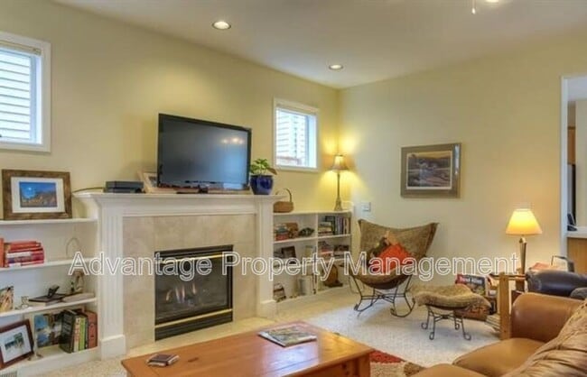 Building Photo - 6244 SW Arbor Grove Dr