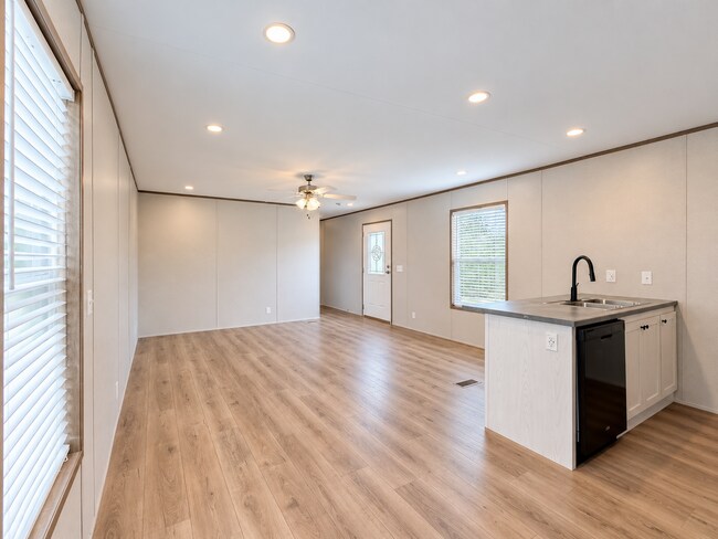 Building Photo - 115 Ponderosa Wy