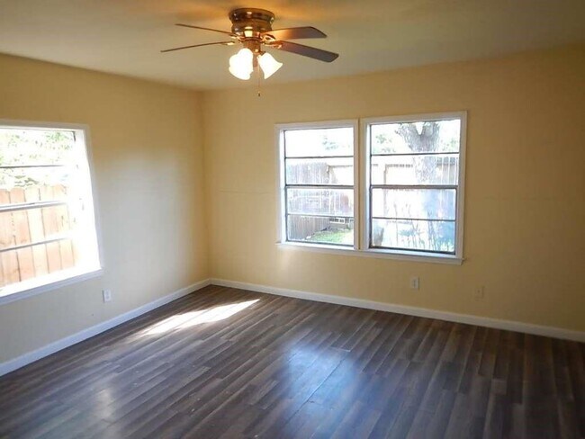 Foto del edificio - 7121 Conley St
