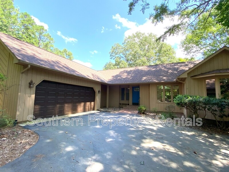 Foto principal - 3299 Liverpool Dr