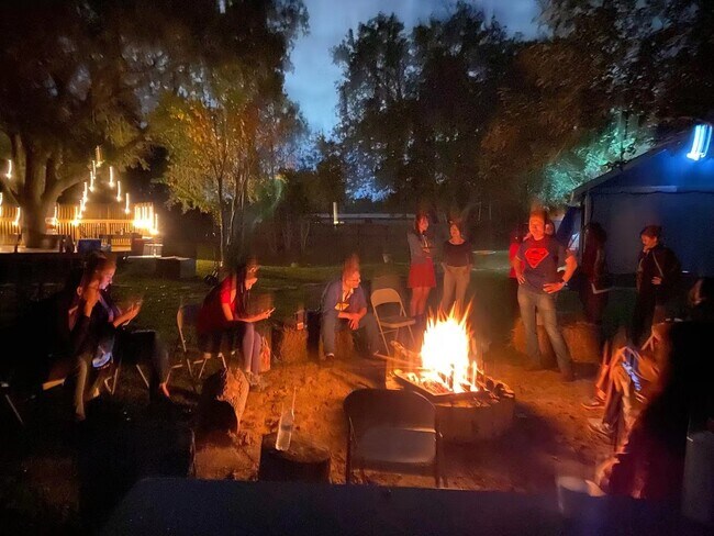 Foto del edificio - 9706 Camelots Ct