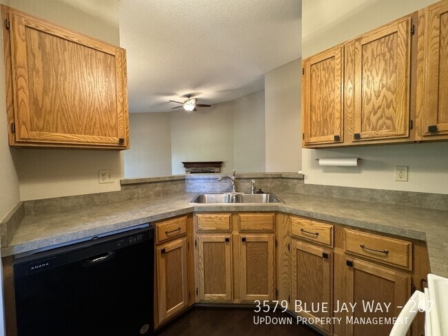 Building Photo - 3579 Blue Jay Way