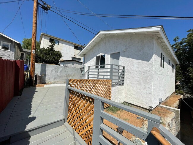 Building Photo - 322 Southlook Ave