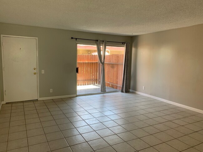 Foto del edificio - 2300 Vanderbilt Ln