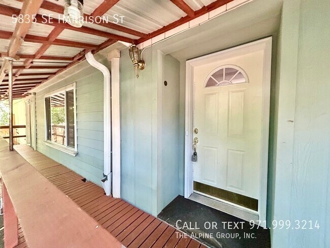 Foto del edificio - 5835 SE Harrison St
