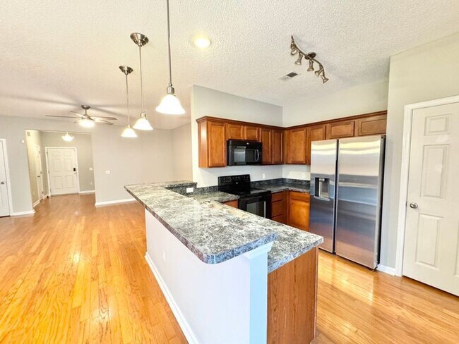 Foto del edificio - Townhome located in Live Oak!!