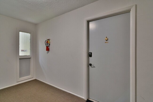 Building Photo - Riverhill Apartments