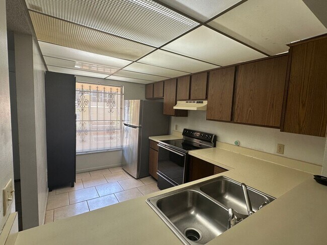 Building Photo - GREAT 2/2 Ground Floor Condo In Cranes Roo...