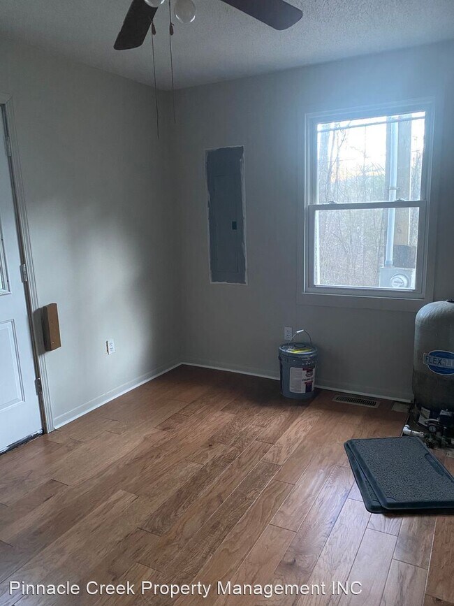 Foto del edificio - 2 br, 1 bath House - 421 Berry Mountain