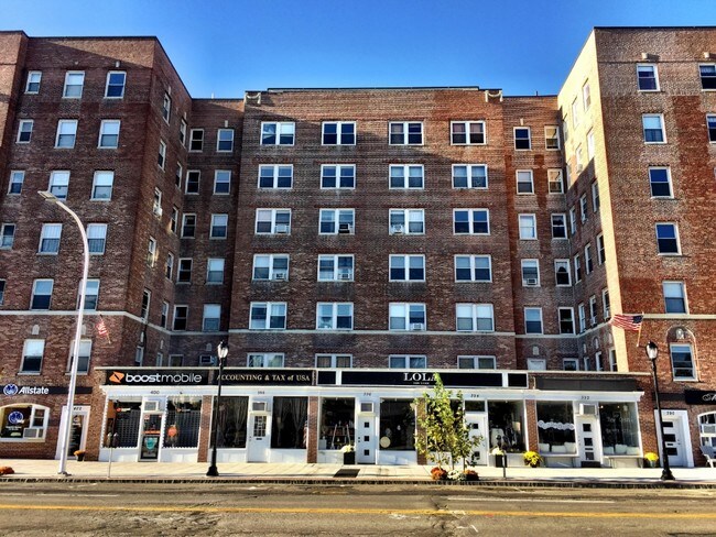 Building Photo - 5 Old Mamaroneck Rd