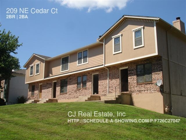 Primary Photo - 209 NE Cedar Ct