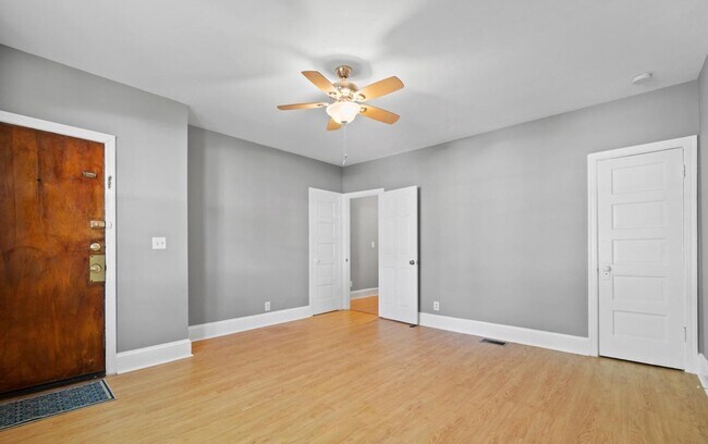 Foto del edificio - 217 Adams St NE