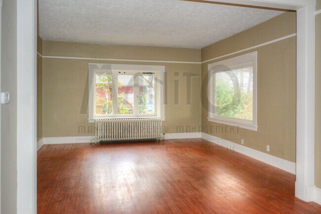 Building Photo - Historic Craftsman Home