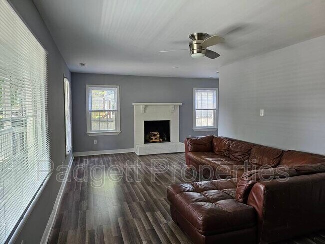 Building Photo - 2816 Haleys Hollow Rd