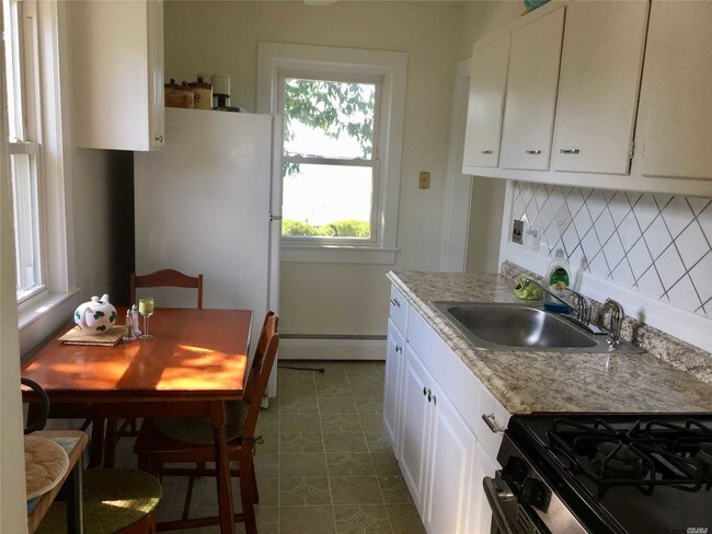 Foto del edificio - 2595 Village Ln