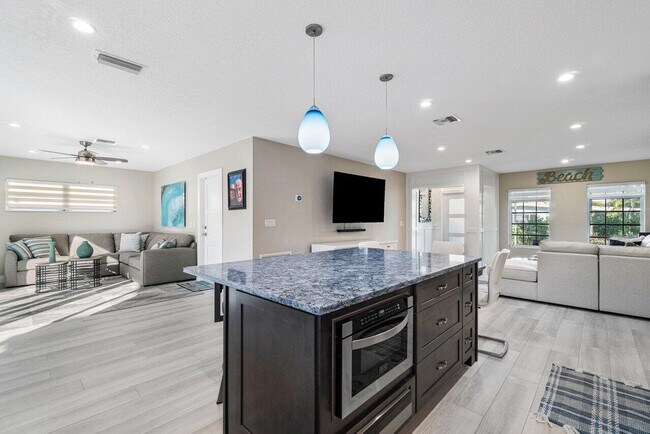 Building Photo - 575 NE Wavecrest Way