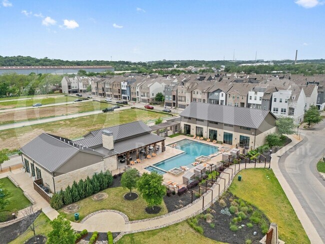 Foto del edificio - 2635 Carmelita St