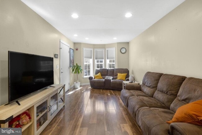 Building Photo - 134 S 46th St