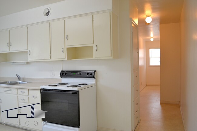 Building Photo - 348 E 200 S