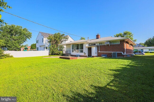 Foto del edificio - 3219 Northbrook Rd