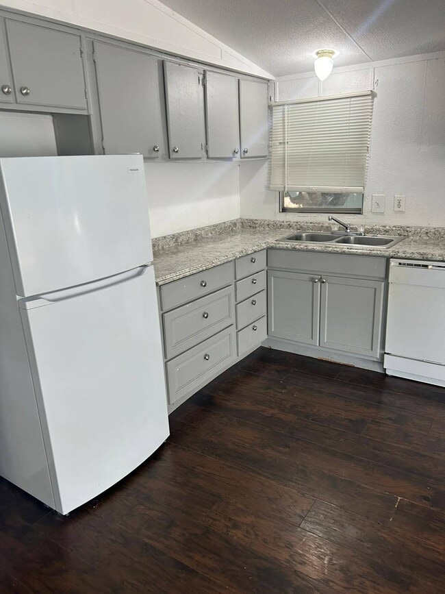 Foto del edificio - 201 S Preston Rd