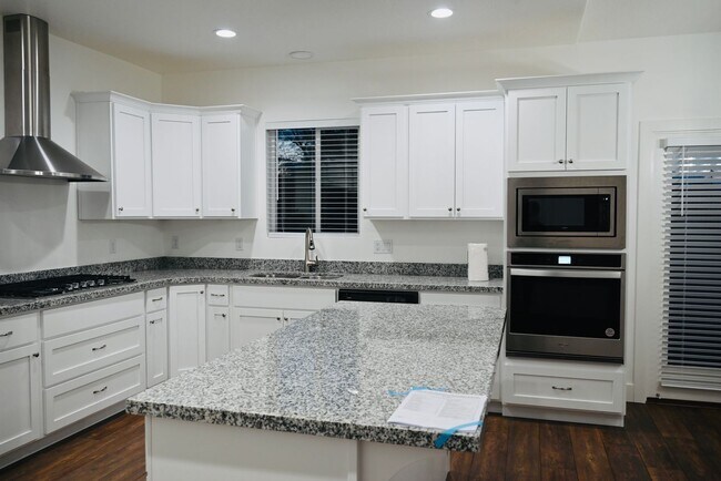 Foto del edificio - Beautiful South Jordan Home for rent!