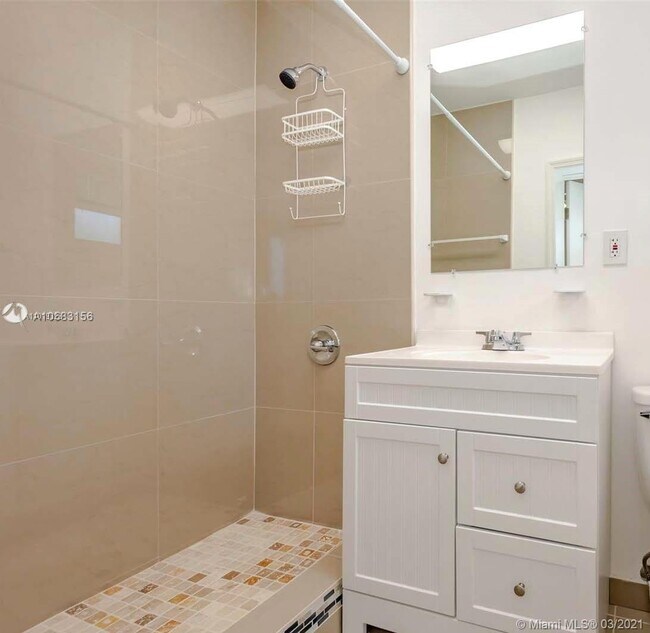 Foto del edificio - 1400 NE 175th St