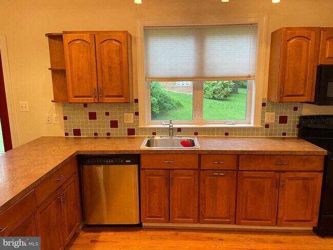 Foto del edificio - 118 Quaint Acres Dr