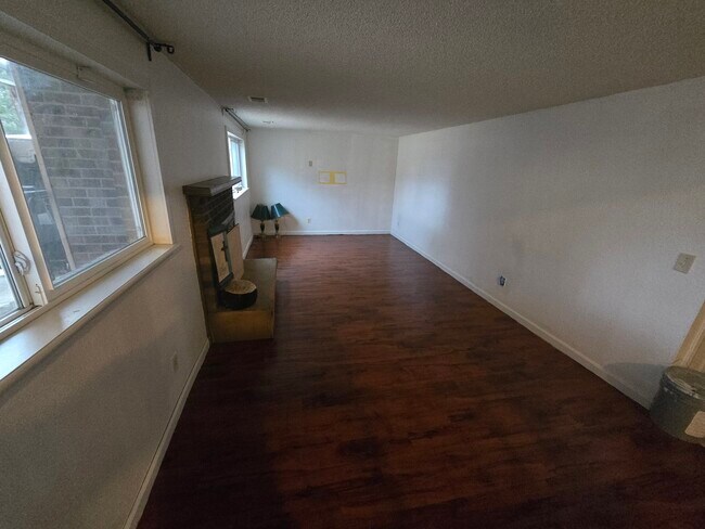 Foto del edificio - 1949 S Mobile St