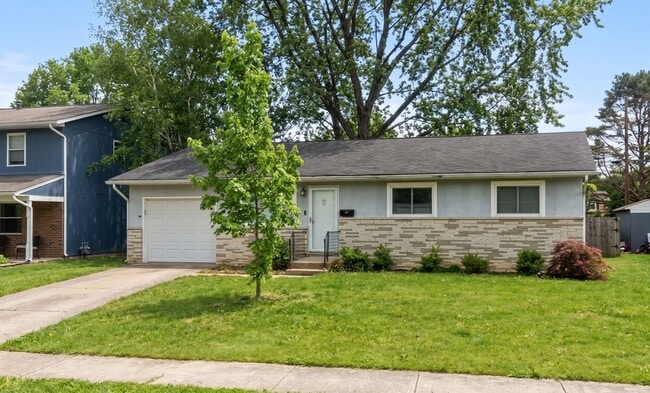 Building Photo - 1257 Oakfield Dr N