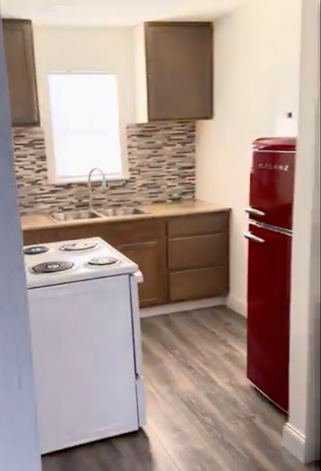 Foto del edificio - COMING SOON! Quaint & Cozy 2BR/1BA House in Baxter Springs