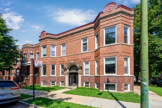 Building Photo - 2703 N Sacramento Ave