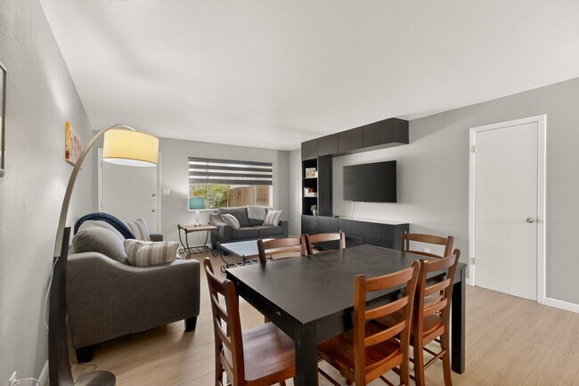 Foto del edificio - 4707 Marquette Ave NE